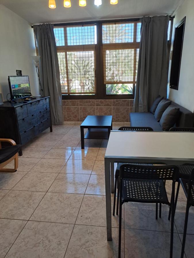 Primavera Appartement Tot 7 Personen Ideaal Voor Backpackers Arona  Exterior photo