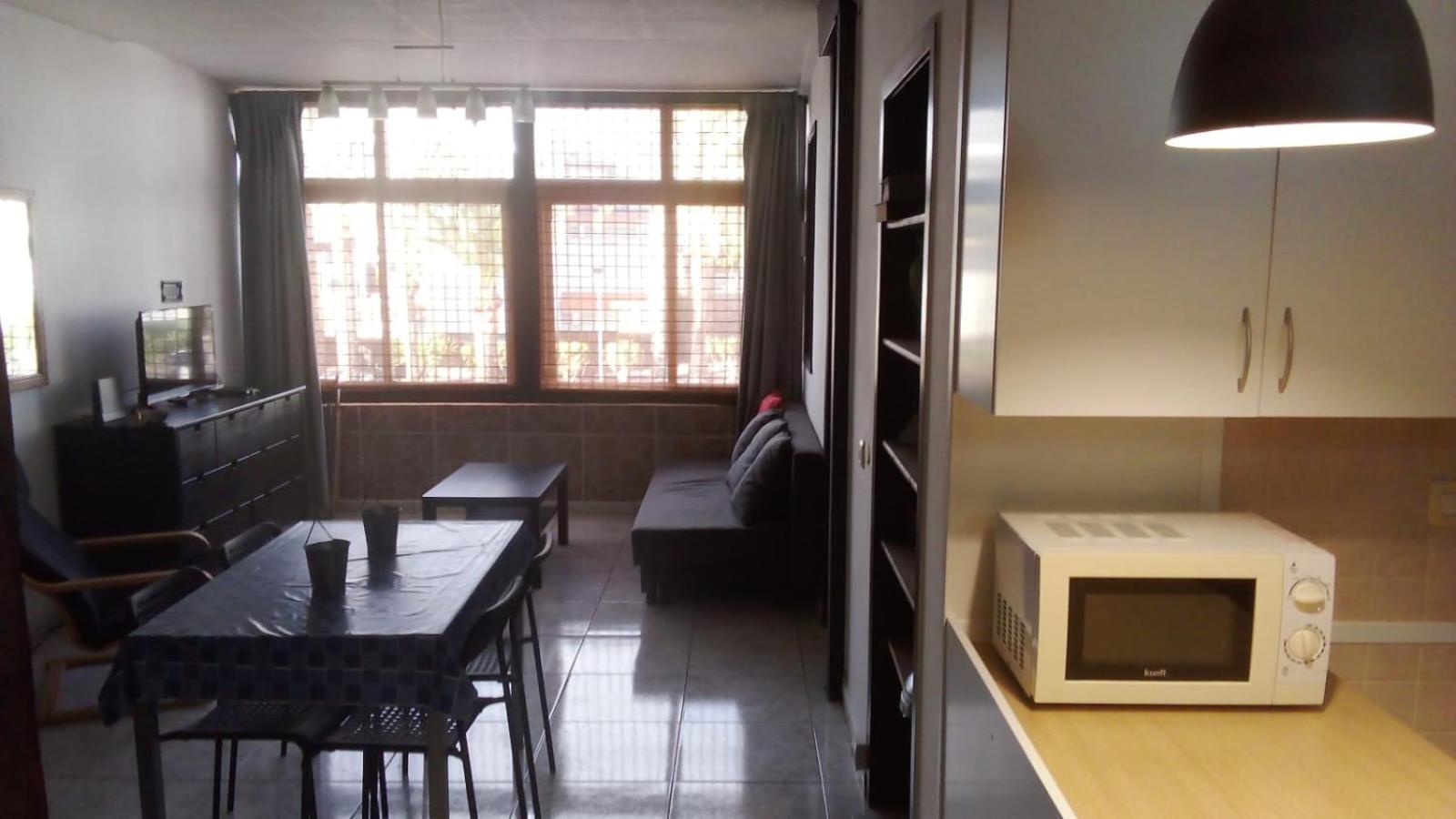Primavera Appartement Tot 7 Personen Ideaal Voor Backpackers Arona  Exterior photo